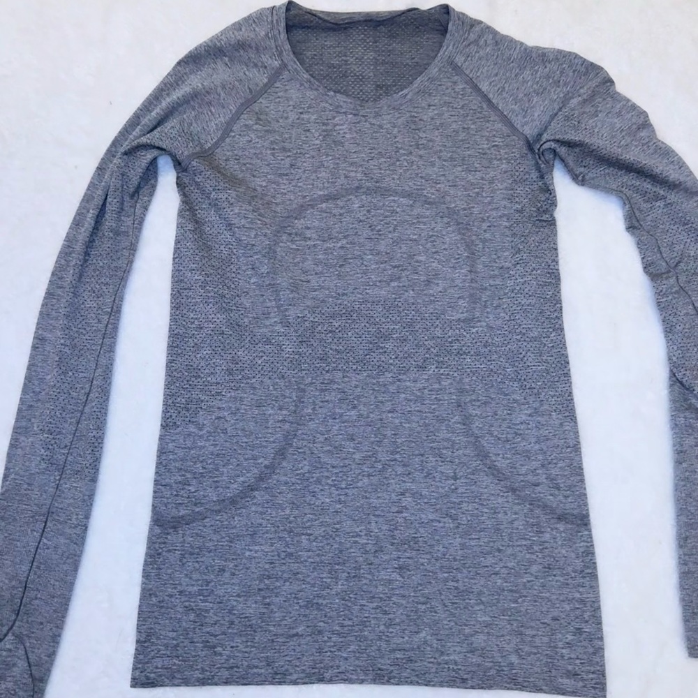 Gray lululemon swiftly tech long sleeve